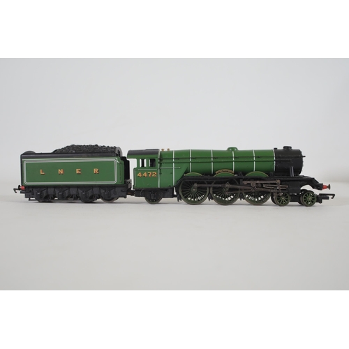 153 - 2 Hornby Locomotives Flying Scotsman Green LNER OO Gauge. 1 of the Locomotives has a complete box wi... 