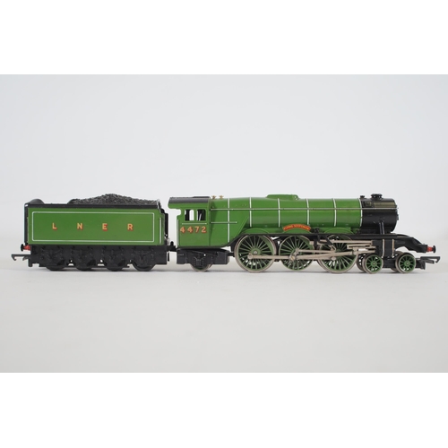 153 - 2 Hornby Locomotives Flying Scotsman Green LNER OO Gauge. 1 of the Locomotives has a complete box wi... 