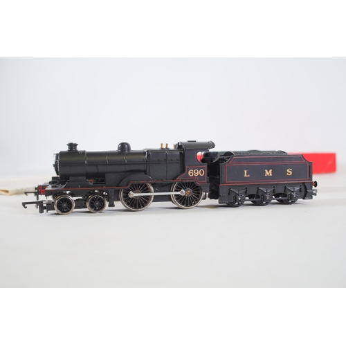 154 - OO Gauge Locomotives, 1 Hornby 1 Airfix LMS 690 Caerphilly Castle 4037. Only 1 has its Hornby box. B... 