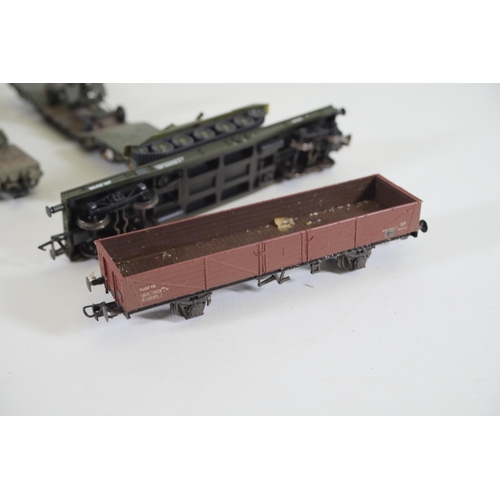 159 - 6 Bachmann Transport Wagons and 2 Oxford Gun Transports OO Gauge.  2 Bachmann very long EWS Long Ope... 