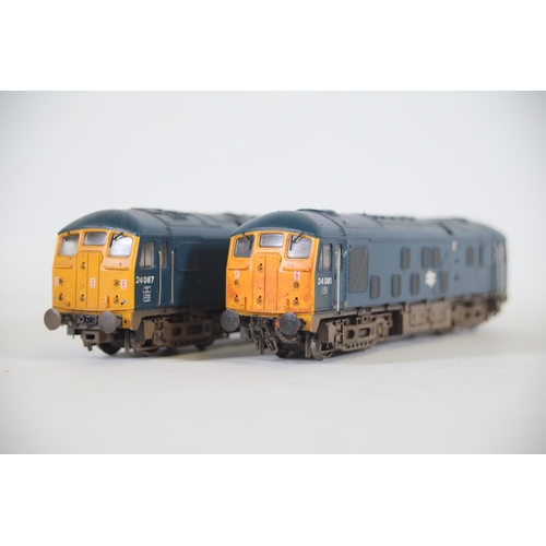 164 - 2  Bachmann Class 25 Diesel Locomotives OO Gauge. Both of these trains  appear to be in good used co... 