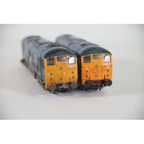 164 - 2  Bachmann Class 25 Diesel Locomotives OO Gauge. Both of these trains  appear to be in good used co... 