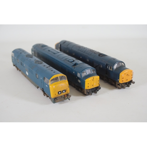 170 - 3 Bachmann OO Gauge Locomotives. These trains appear to be in used condition, some glue is visible o... 