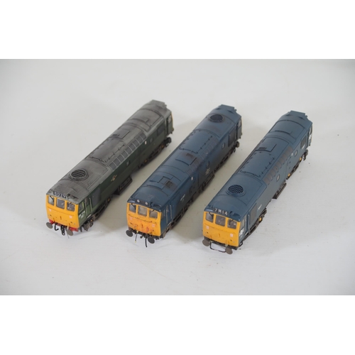 171 - 3 Bachmann Locomotives these trains appear to be in used condition, some glue is visible on the ends... 