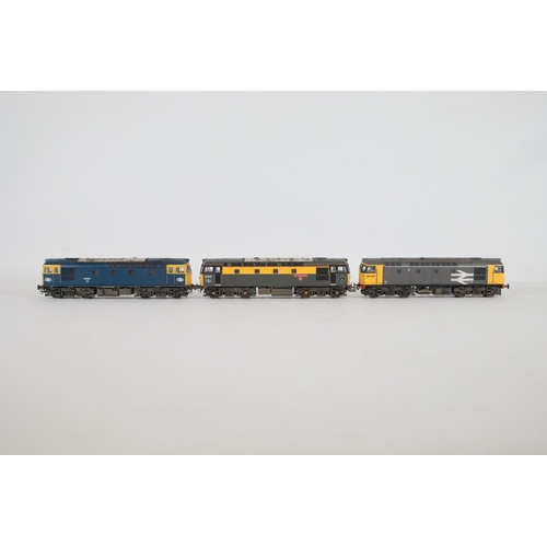 172 - 3 HelJan OO Gauge Locomotives. These trains appear to be in good used condition, some glue is visibl... 