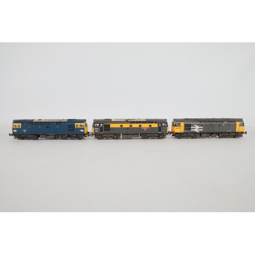 172 - 3 HelJan OO Gauge Locomotives. These trains appear to be in good used condition, some glue is visibl... 