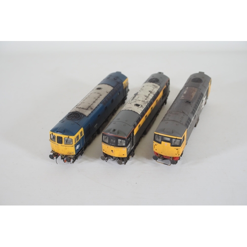 172 - 3 HelJan OO Gauge Locomotives. These trains appear to be in good used condition, some glue is visibl... 