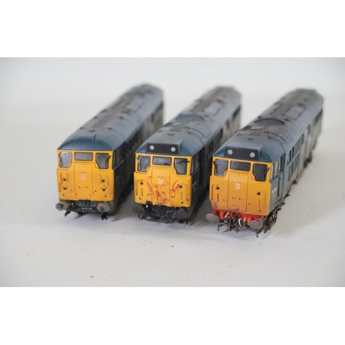 176 - 3 Hornby Br Blue OO Gauge Locomotives. These trains are untested and appear to be in used condition,... 