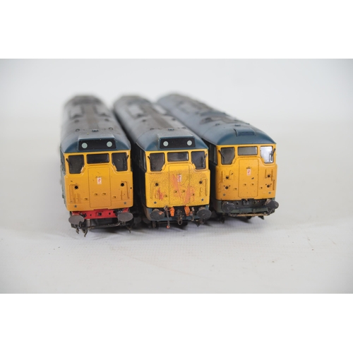 176 - 3 Hornby Br Blue OO Gauge Locomotives. These trains are untested and appear to be in used condition,... 