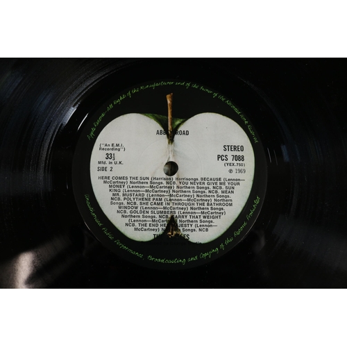 18 - Two Beatles Albums in Vinyl, Rubber Soul PMC1267 and Abbey Road PCS7088. Both vinyl's are in excelle... 