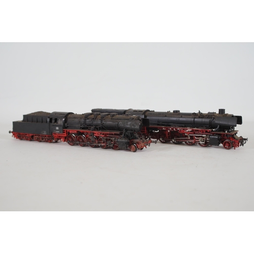 180 - 2 OO gauge Locomotives both Roco 