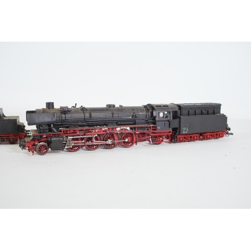 180 - 2 OO gauge Locomotives both Roco 