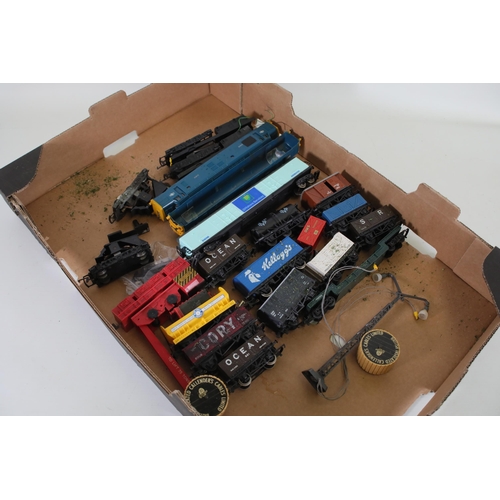 181 - Selection of OO Gauge Decorations and Goods Wagons plus some Locomotive spares. This lot consists of... 