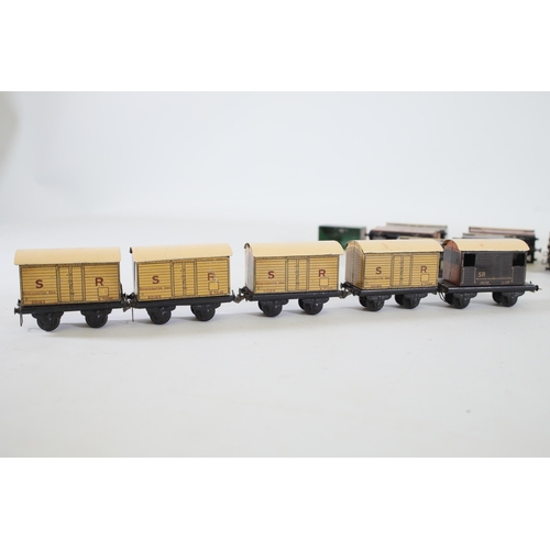 184 - Large selection of tin plate 00 Gauge Goods Carriers and Wagons some of which are Hornby / Meccano, ... 