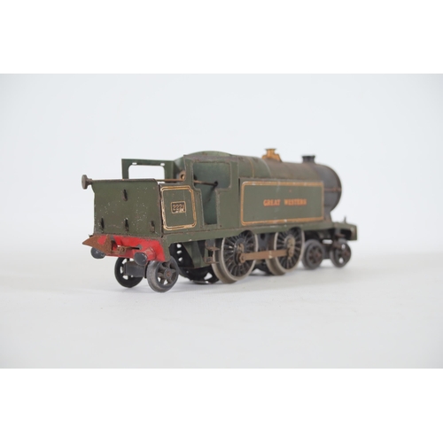 187 - O Gauge Large Great Western Railway Locomotive Green. It's in need of a service as its not running c... 