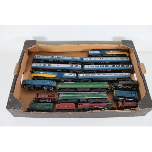 188 - 8 Hornby Locomotives and 1 Lima, also with 1 unnamed Blue Locomotive and others. Train list as follo... 