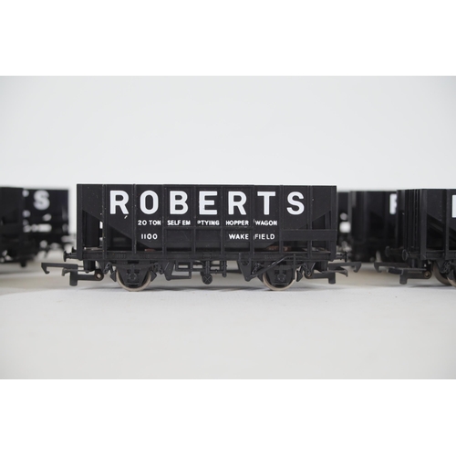 189 - 12 OO Gauge Good Transporters Rocket Railways Roberts 20 Ton Wagons x9, all in good condition, and 2... 