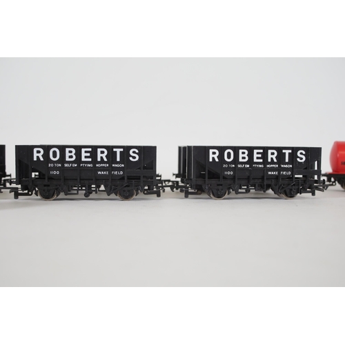 189 - 12 OO Gauge Good Transporters Rocket Railways Roberts 20 Ton Wagons x9, all in good condition, and 2... 