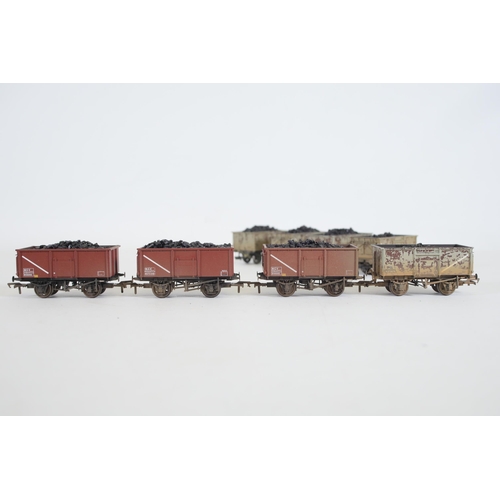 194 - 17 Bachmann OO Gauge Mineral Transportation Wagons Bulk Cement Carriers. Lot consists of 5x 16 ton m... 