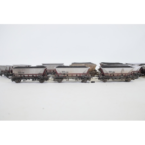 198 - HAA EW and S Hopper Wagons OO Gauge Mineral Transporters x21. The condition of these items varies, s... 