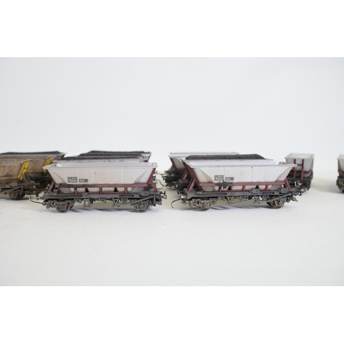 198 - HAA EW and S Hopper Wagons OO Gauge Mineral Transporters x21. The condition of these items varies, s... 