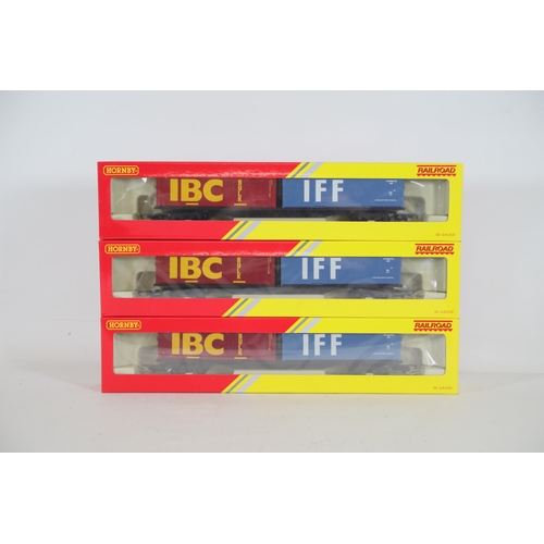 202 - 3x Brand New Boxed Hornby IBC Bulk IFF Container Wagons R6425. All look to be in very good order.