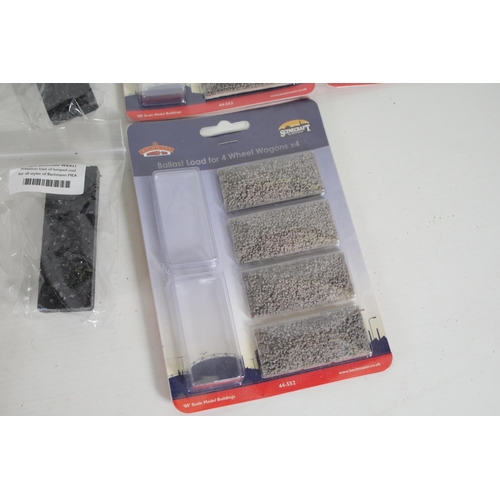 203 - Train Enthusiasts OO Gauge Decorations including 4 Peco Brand New Boxed bits of track, 4 Small house... 