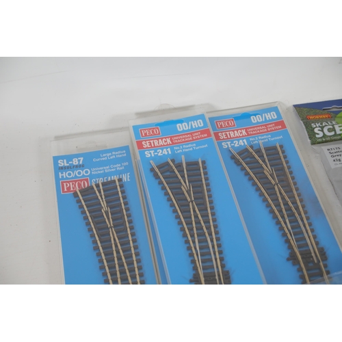 203 - Train Enthusiasts OO Gauge Decorations including 4 Peco Brand New Boxed bits of track, 4 Small house... 