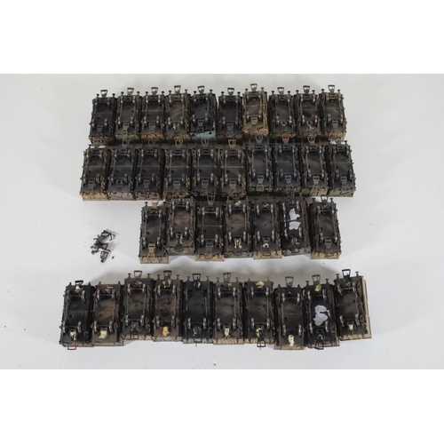 204 - Bachmann 16 Ton OO Gauge Mineral Wagons x37. 27 of which are in good used condition. 10 have a few d... 