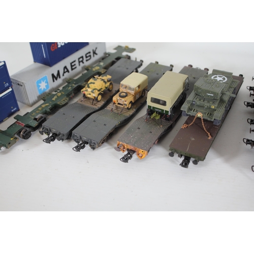 206 - OO Gauge Transporters Military Vehicles and Rail freight Bachmann mostly. To include a Bachmann 38-7... 