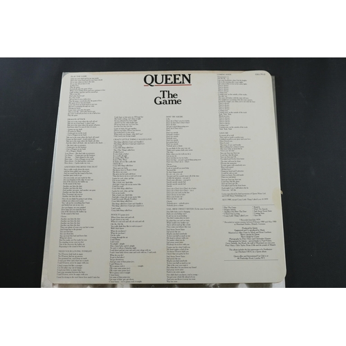 21 - A small collection of Queen Vinyl's, including 