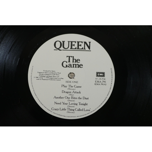 21 - A small collection of Queen Vinyl's, including 