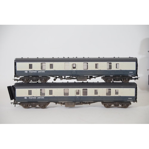 211 - 10 Hornby MK1 Carriages W5025 x8 and Express Parcels E80828. x2 British Rail Blue OO Gauge. All appe... 