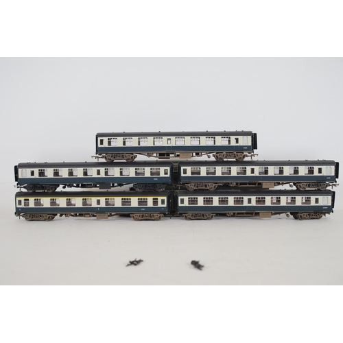 211 - 10 Hornby MK1 Carriages W5025 x8 and Express Parcels E80828. x2 British Rail Blue OO Gauge. All appe... 