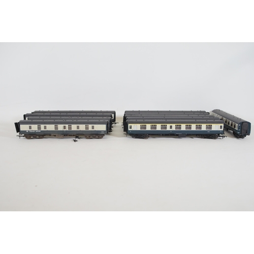 211 - 10 Hornby MK1 Carriages W5025 x8 and Express Parcels E80828. x2 British Rail Blue OO Gauge. All appe... 