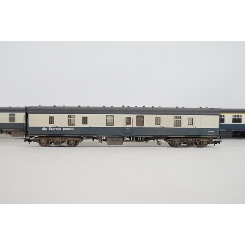 211 - 10 Hornby MK1 Carriages W5025 x8 and Express Parcels E80828. x2 British Rail Blue OO Gauge. All appe... 