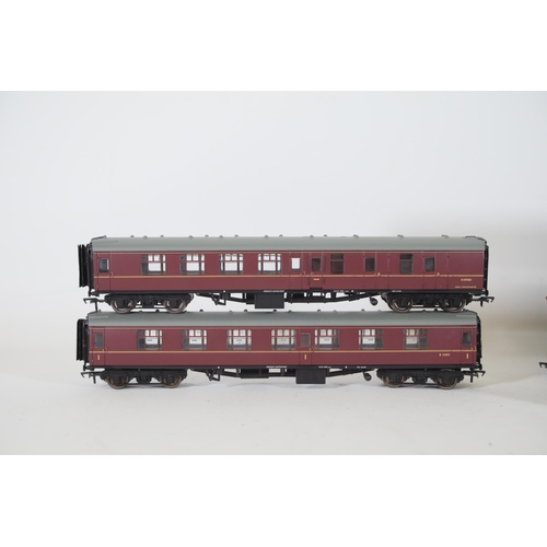 212 - 9 OO Gauge Carriages Bachmann, Hornby and Roco. To include 2x Bachmann Branch line 39-076H Mk1 BSK b... 