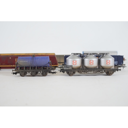 214 - 8 OO gauge Transporters Wagons Various makers like Bachmann to include 1 Ealnos GBRf in good conditi... 