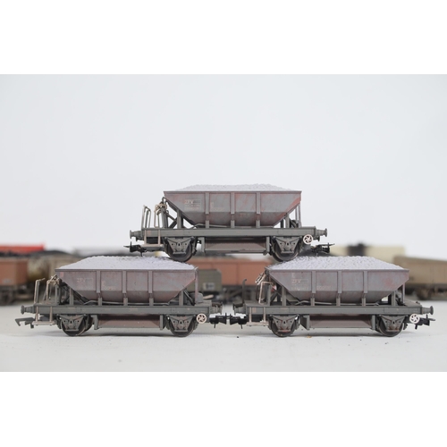 215 - 27 Goods and Mineral Transports By Bachmann and Hornby OO Gauge consisting of 12 Bachmann, and a few... 