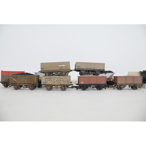 215 - 27 Goods and Mineral Transports By Bachmann and Hornby OO Gauge consisting of 12 Bachmann, and a few... 