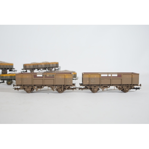 216 - 7 OO Gauge Goods Transporters Wagons Bachmann and Hornby to include 2 ZKA Limpet Wagons Bachmann in ... 