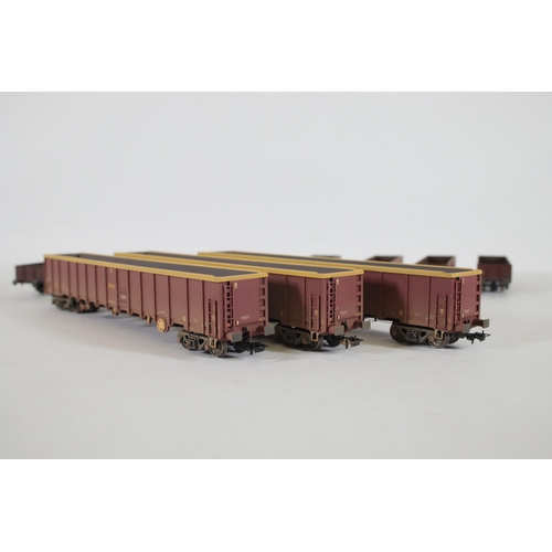 224 - 11 Bachmann Goods Transporters x3 MBA EWS 500006 in good condition. The 8 Tube Wagons have a few iss... 