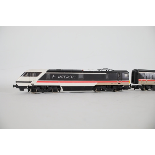 229 - Hornby Intercity Locomotive front and back with box OO Gauge. This appears to be a bit of a marriage... 