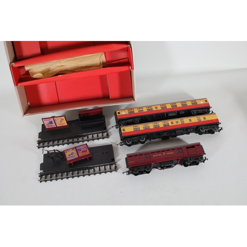 230 - Hornby Railways Electric Train Set and Operating Mail Coach set OO Gauge. The Hornby Electric Train ... 