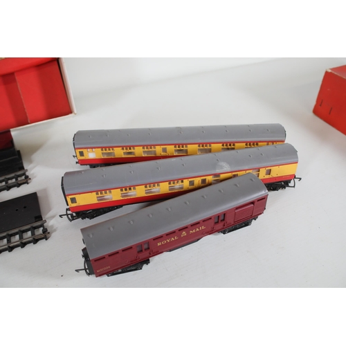 230 - Hornby Railways Electric Train Set and Operating Mail Coach set OO Gauge. The Hornby Electric Train ... 