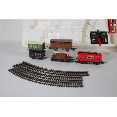 230 - Hornby Railways Electric Train Set and Operating Mail Coach set OO Gauge. The Hornby Electric Train ... 