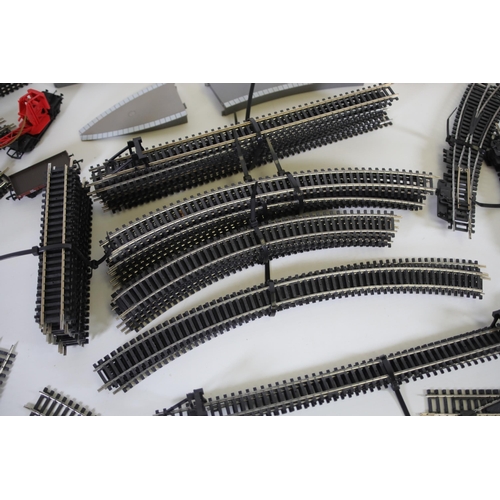 252 - Good amount of various OO gauge Track with a platform all Hornby