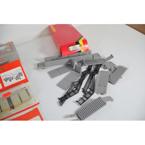 254 - Nice selection of OO gauge accessories Hornby and wills extra bits. 3 boxed wills oo scenic series m... 