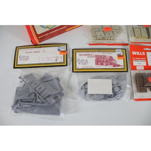 254 - Nice selection of OO gauge accessories Hornby and wills extra bits. 3 boxed wills oo scenic series m... 