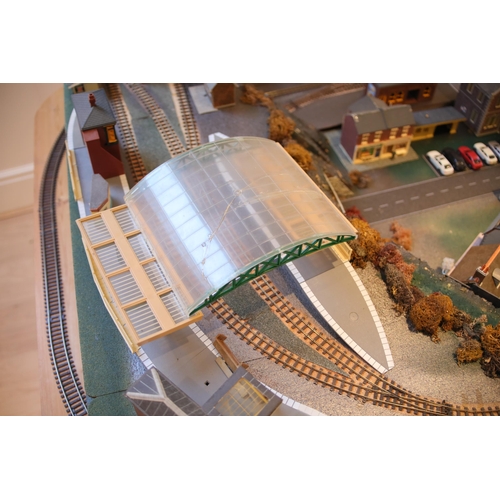 256 - Very large train enthusiasts OO Gauge and N Gauge display layout.